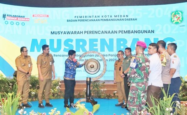 Buka Musrenbang RPJPD Medan 2025-2045, *Pj Gubernur Sumut Sebut Keselarasan Rencana Pembangunan Kunci Indonesia Emas*